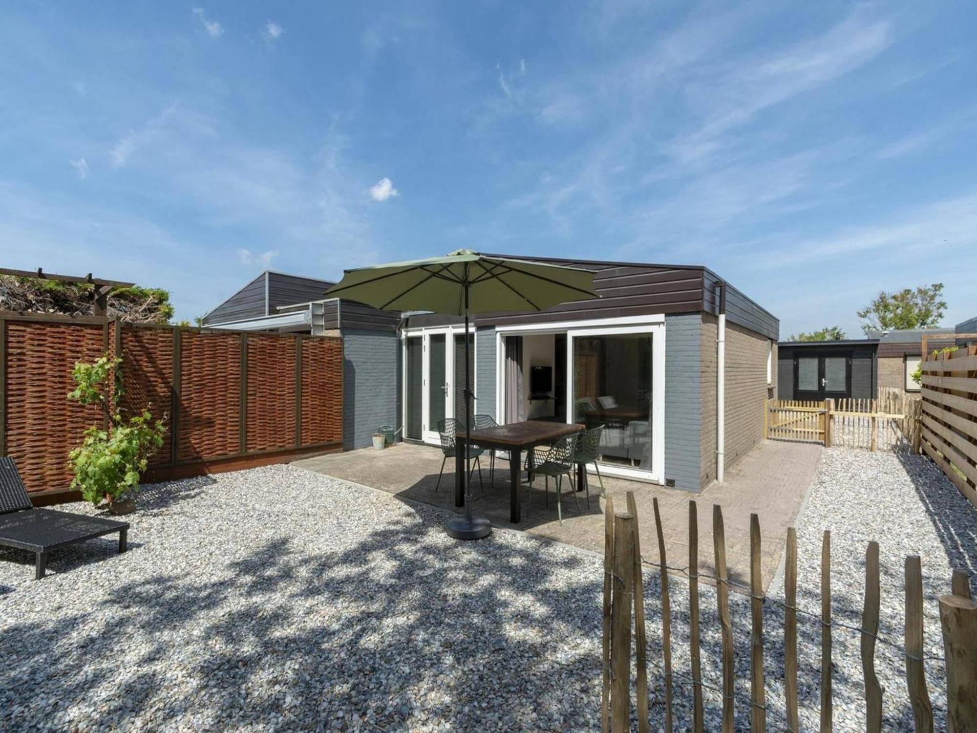 Luxurious Furnished Bungalow With Terrace カラントスウオーフ エクステリア 写真